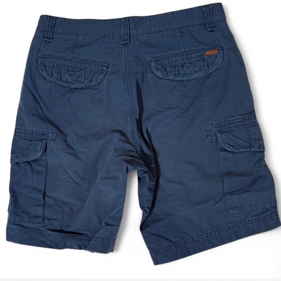 Men's Blue Textured Cargo Shorts. 32” - Picture 2 of 6